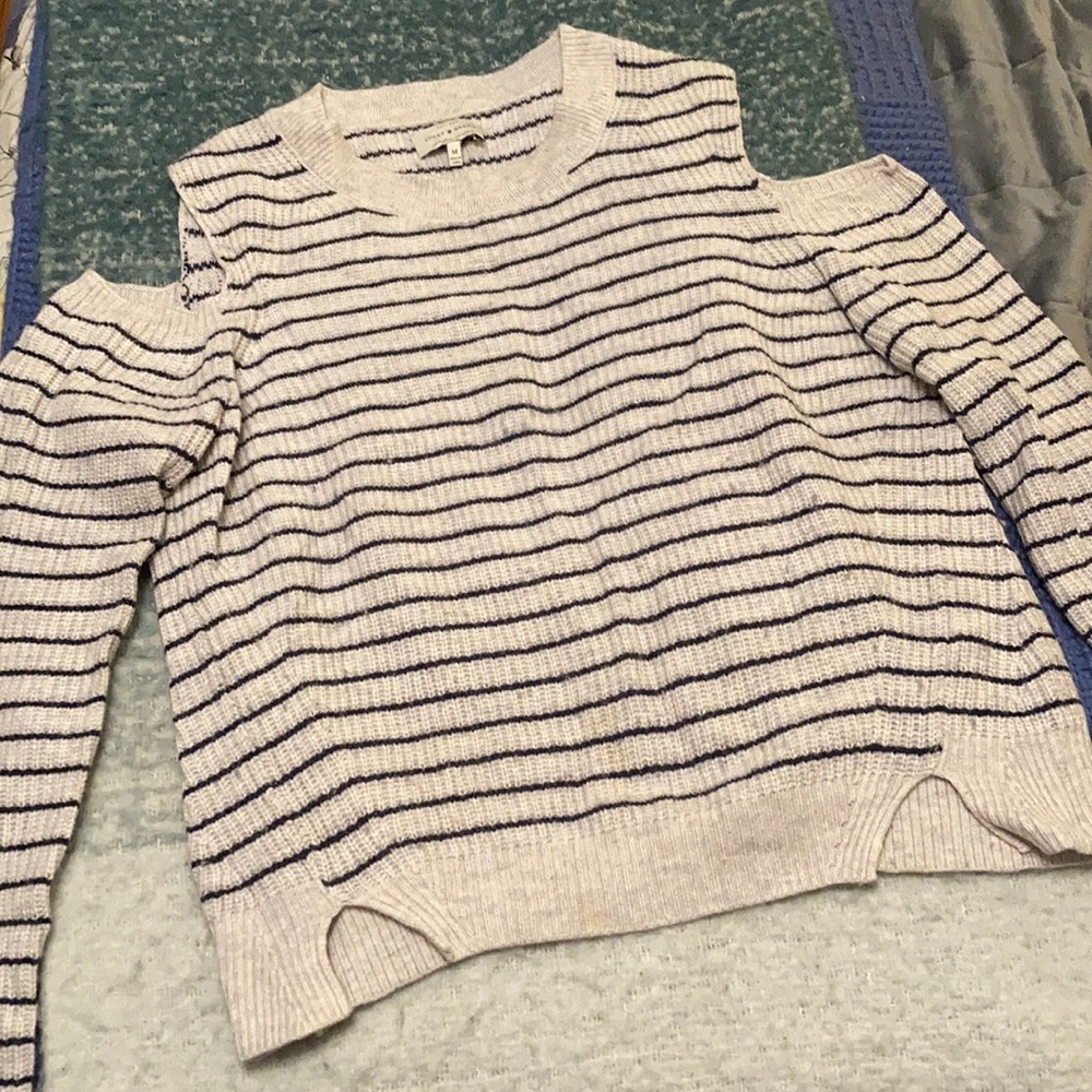 Lucky Brand Cold shoulder sweater!
